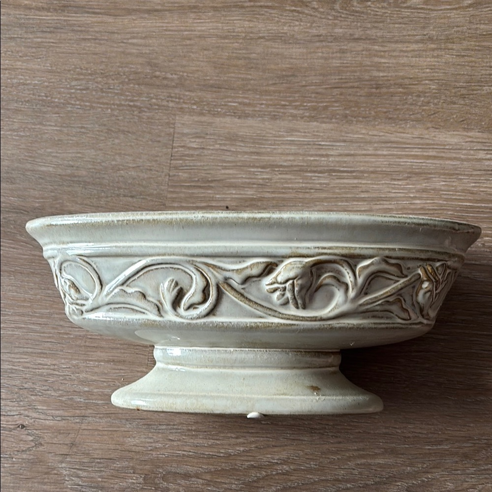 Elegant Cream Decorative Bowl